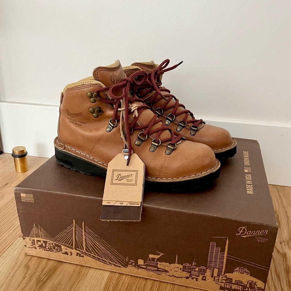 Danner Women’s Mountain Pass Rio Boots